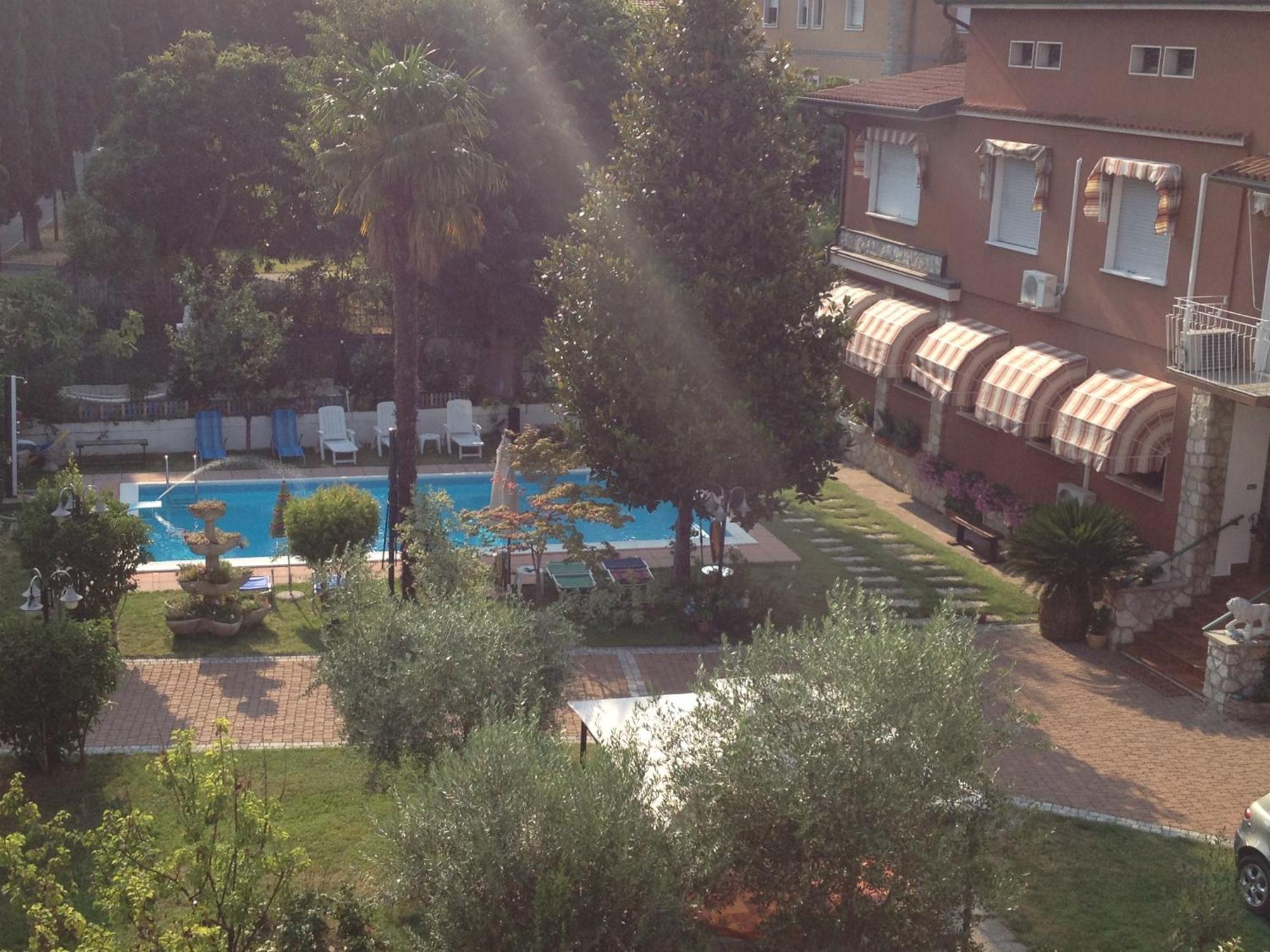 B&B Desenzano Desenzano del Garda Luaran gambar